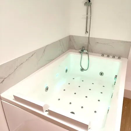 Apartment Semillon - Baignoire Balneo Plein Centre *