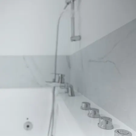 Semillon - Baignoire Balneo Plein Centre Apartment Bergerac